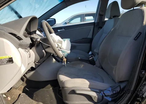 2013 Hyundai Accent Gls z USA, uszkodzony, nr VIN KMHCU4AE7DU295658